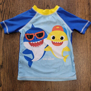 PinkFong Baby Shark Rash Guard Beach Wear Swim Wear Size Kids 2T